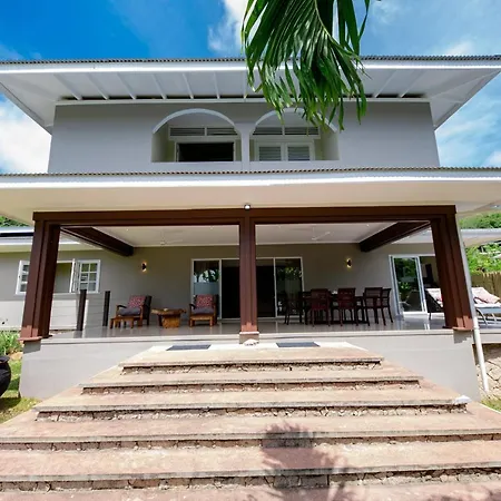 Anse Boudin Chalets & Villa-3